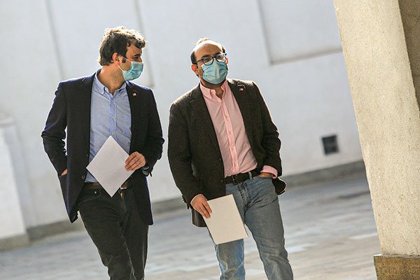 El ministro y subsecretario de la Segpres, Juan José Ossa y Máximo Pavez, están conversando con el oficialismo sobre el cuarto retiro. Foto: Agencia Uno