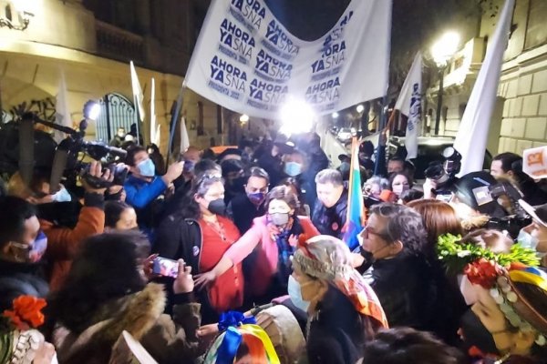 Provoste inscribe candidatura a La Moneda desde el PS y llama a la unidad del bloque flanqueada por Narváez y Maldonado