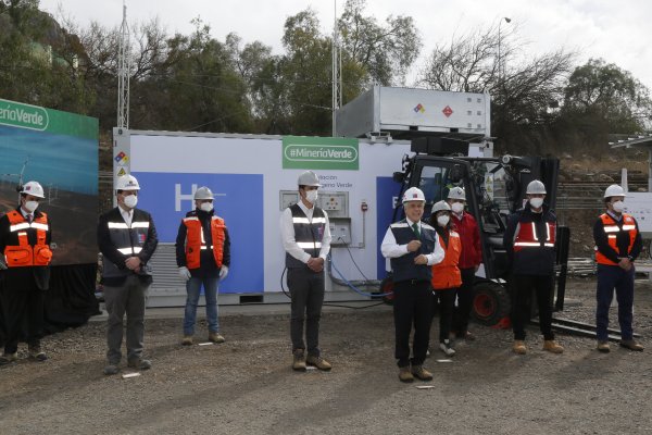 El Presidente de la República, Sebastián Piñera, participó en el lanzamiento de la iniciativa en la planta Las Tórtolas, comuna de Colina.