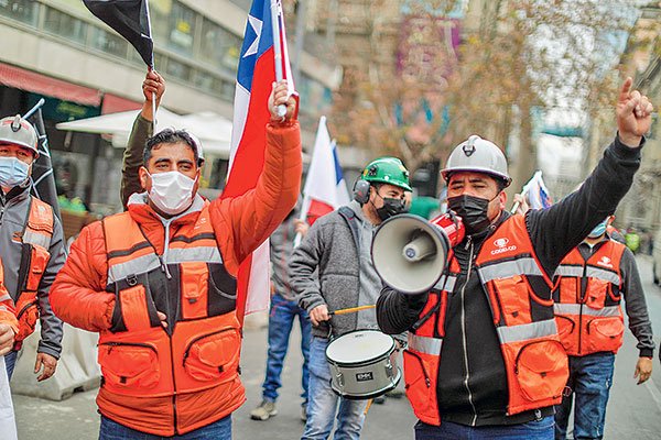 La huelga continúa: personal de División Andina rechazaría nueva oferta salarial de Codelco