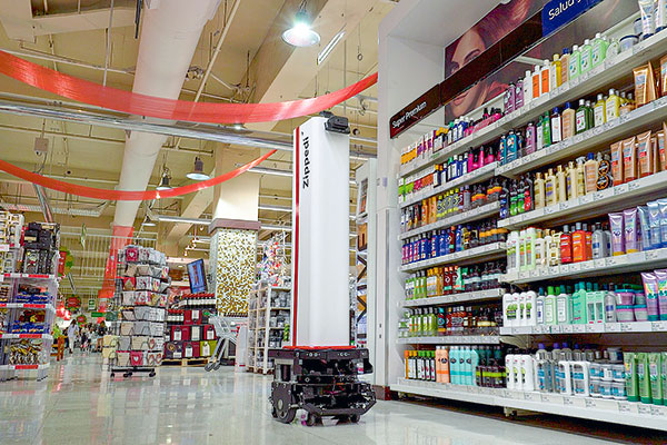 Robot Zippedi comprueba, por ejemplo, la disponibilidad de stock en el retail.