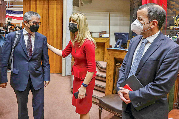 A 100 días del fin de su presidencia, mercado valora gestión del economista que navegó dos crisis