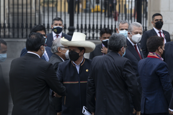 <p>Activos peruanos reaccionan al recorte de calificación soberana y el gobierno de Castillo responde</p>
