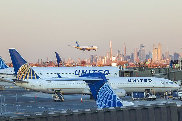 Aerolíneas estadounidenses recortan las previsiones de ingresos debido a que la variante de Delta ralentiza las reservas