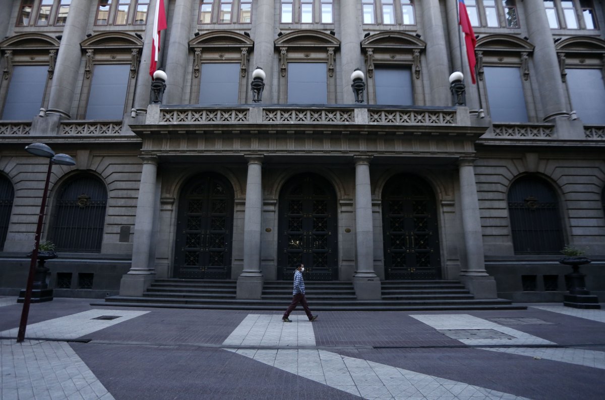 <p>Las platas de Pinochet que vuelven a complicar al Banco de Chile</p>