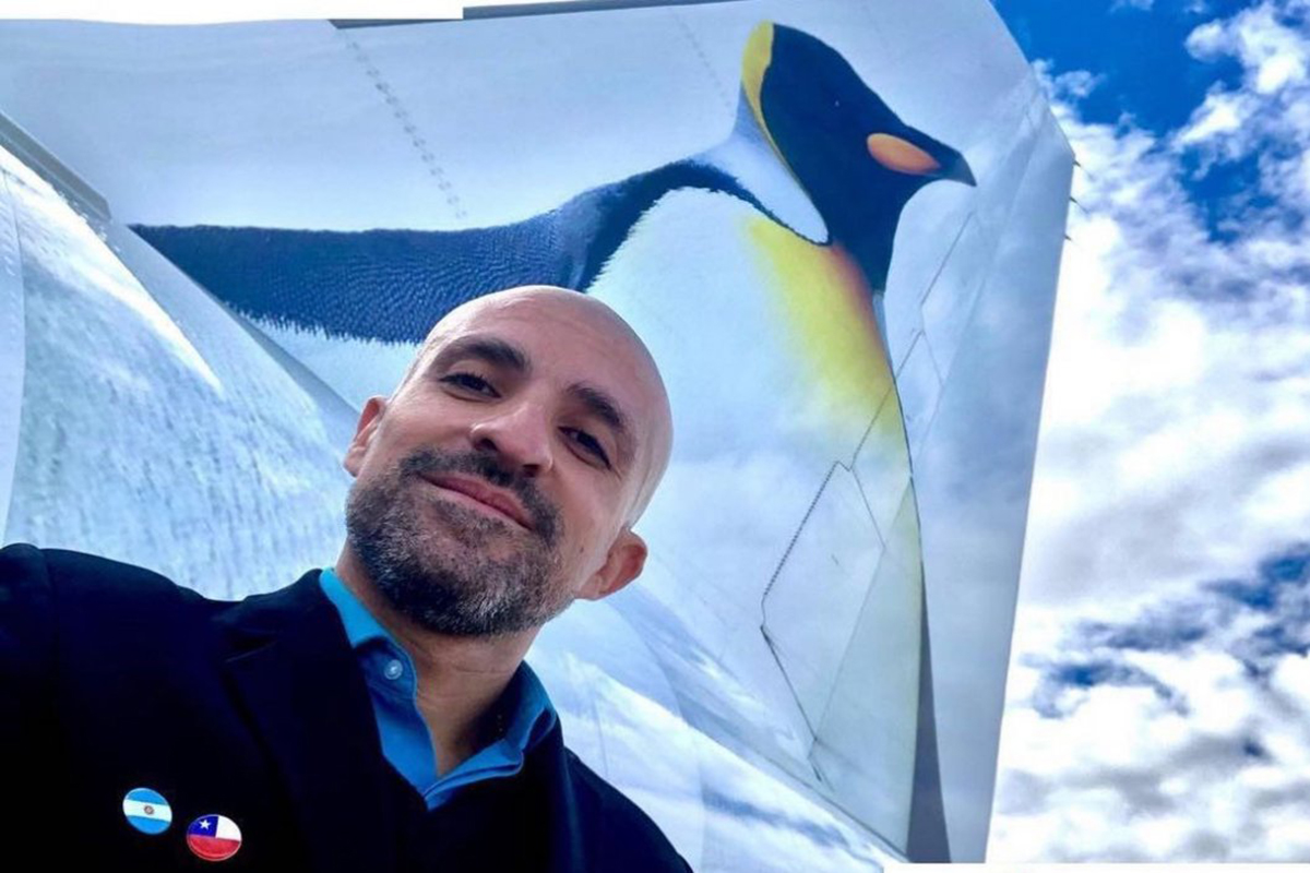 <p>Rojas Vade antes de la política: estudiante de teatro y operador de aerolíneas </p>