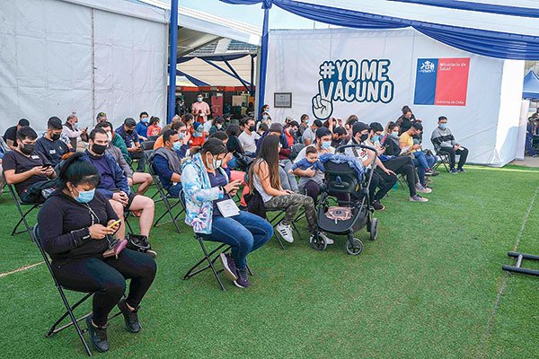 Contraloría: Estado gastó a mayo 83% de los fondos Covid en IFE y otros bonos