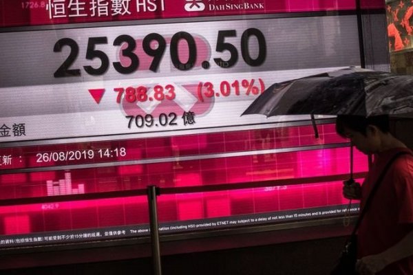 Acciones de Evergrande se desploman a un mínimo de 11 años a medida que aumentan los riesgos de incumplimiento
