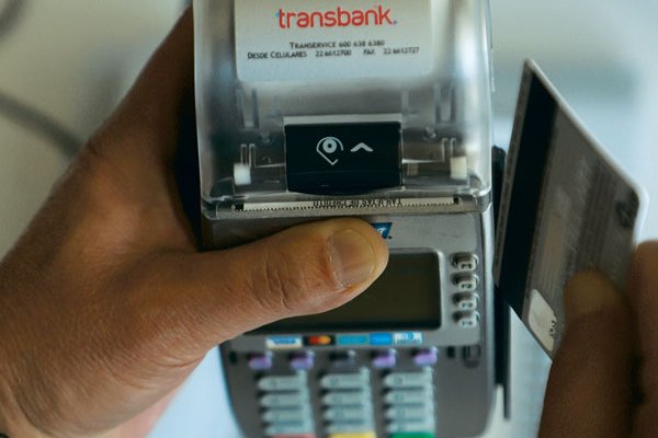 TDLC aprueba con condiciones el plan tarifario de Transbank y exige que se concreten acuerdos con la FNE