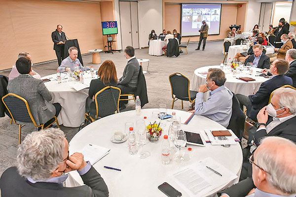 Los primeros pasos de la agenda de los empresarios para la Convención y los presidenciables