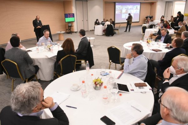 Más de 30 gremios empresariales se reúnen para definir hoja de ruta común