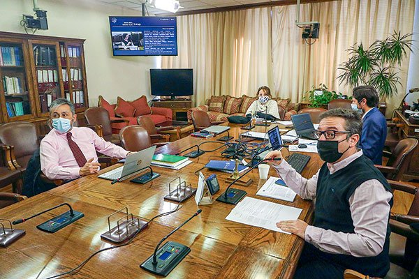 En la comisión de Trabajo de la Cámara se inició ayer el trámite de la ley corta.