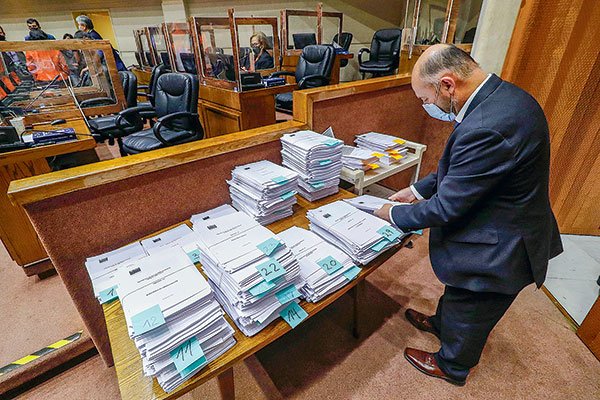 La oposición se reagrupa y comienza a identificar los puntos críticos de lo que se anticipa será un Presupuesto lleno de conflictos