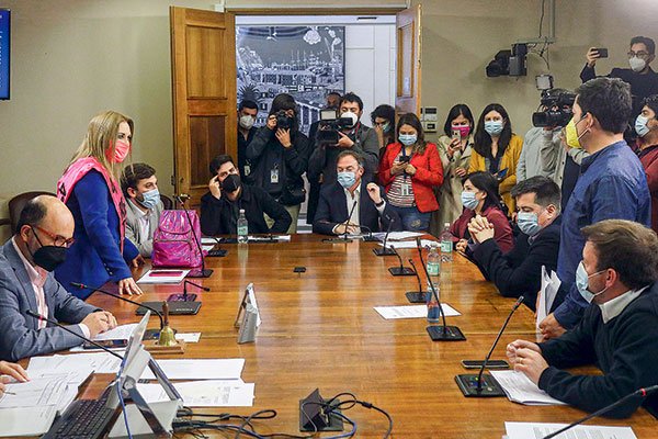 Alta expectación hubo ayer en la comisión de Constitución de la Cámara. Foto: Agencia Uno