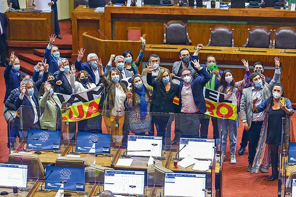El cuarto retiro desde las AFP logró sortear la Cámara en una estrecha votación y ahora será visto por el Senado