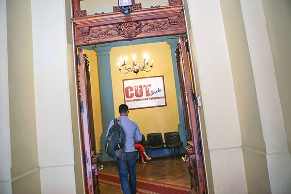 CUT inicia una serie de encuentros con candidatos a La Moneda para posicionar en la agenda los temas laborales