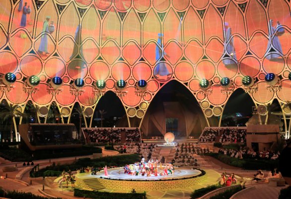 Una colorida ceremonia de inauguración. Foto Reuters.