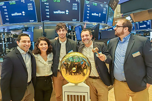 Wallbox, startup de cargadores para autos eléctricos, debuta en la Bolsa de Nueva York