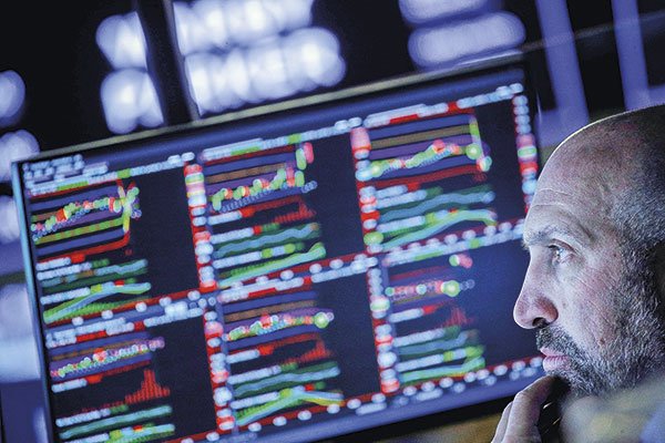 ¿Por qué octubre podría ser un mes de temer para los mercados y qué impacto tendrá en Chile?