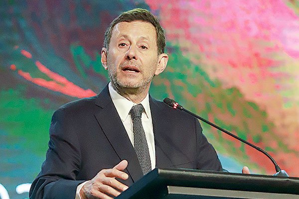 De Gregorio anticipa un crecimiento de 12% este año para luego bajar a niveles de 2% el próximo