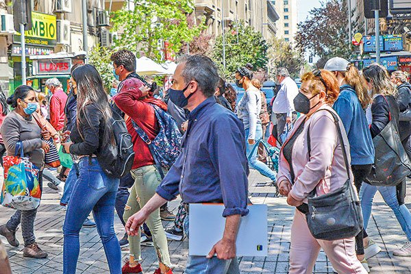 Los ingresos y el consumo de los hogares se dispararon en el segundo trimestre y disminuyeron sus niveles de deuda