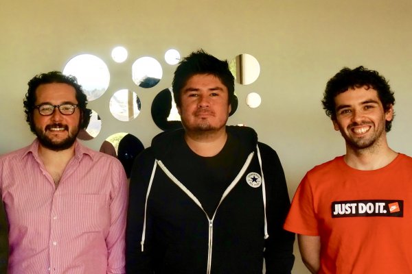 Simón Michell, Juan Pavez y Diego Acuña, cofundadores de Terapi.