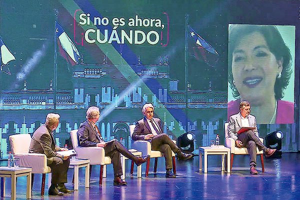 Los aspirantes también destacaron la necesidad de darle una salida política al conflicto en la zona sur del país, así como en condenar la violencia.