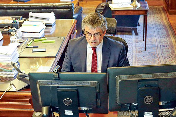 Marcel sube el tono y advierte que costo de retiros ya no es una hipótesis: “Es un efecto concreto”