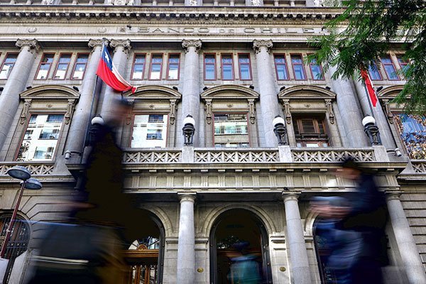 Bancos cierran tercer trimestre con alzas de ganancias de dos dígitos por menores provisiones