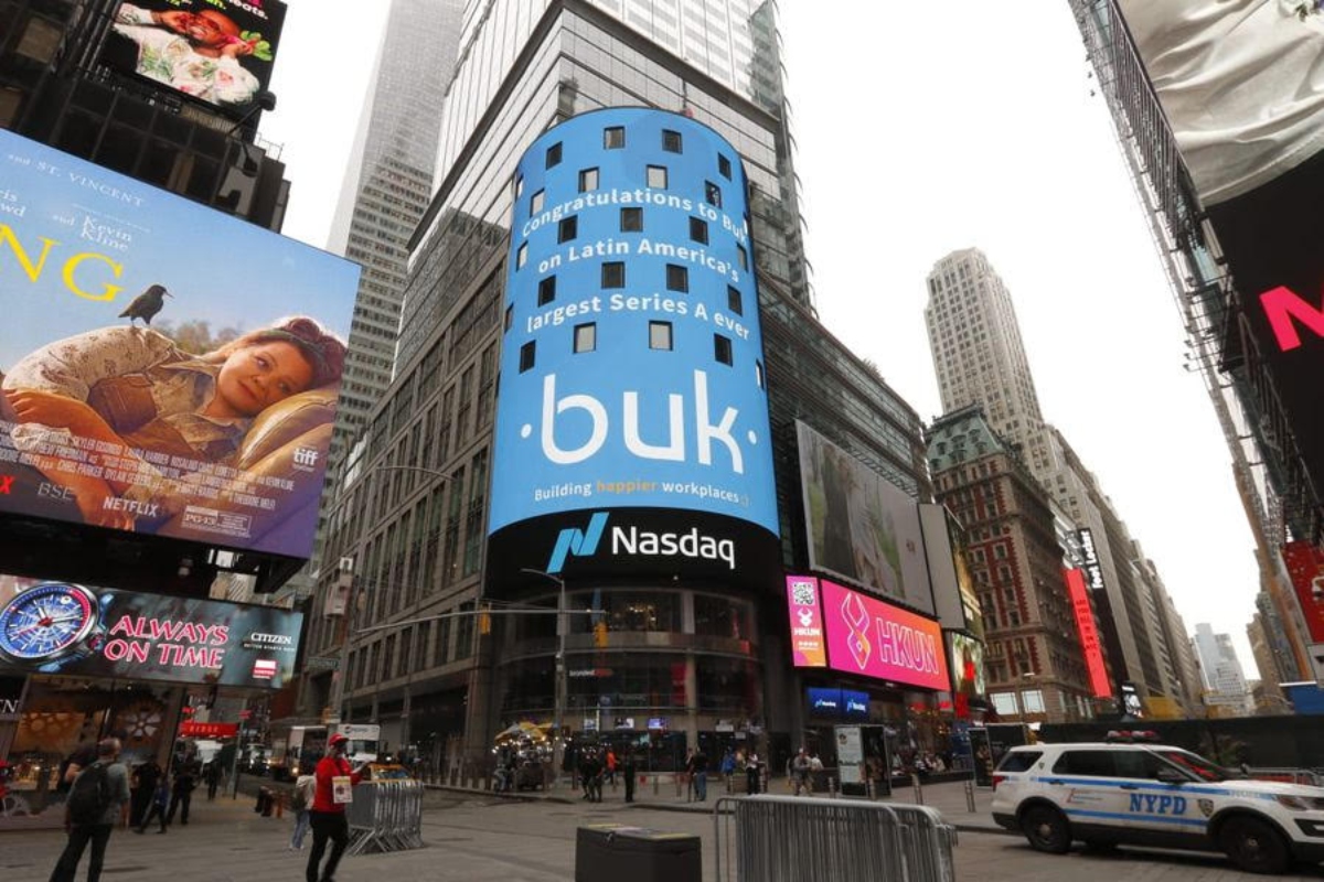 <p>¿Cuánto cuesta un aviso en la pantalla gigante del Nasdaq en Times Square?</p>