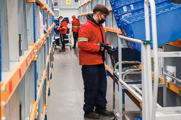 En septiembre, los trabajadores que acceden al Ingreso Mínimo Garantizado continuaron creciendo, pero las mujeres pierden terreno