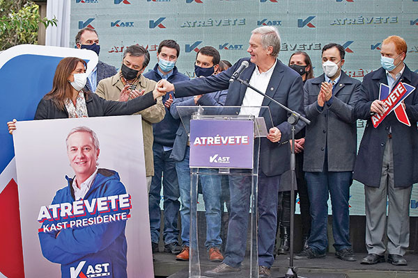 Fotografía a la campaña de J.A. Kast, a un mes de las elecciones