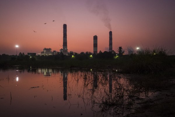 Líderes del G-20 rebajan sus ambiciones de "relegar el carbón a la historia" a una semana de la COP