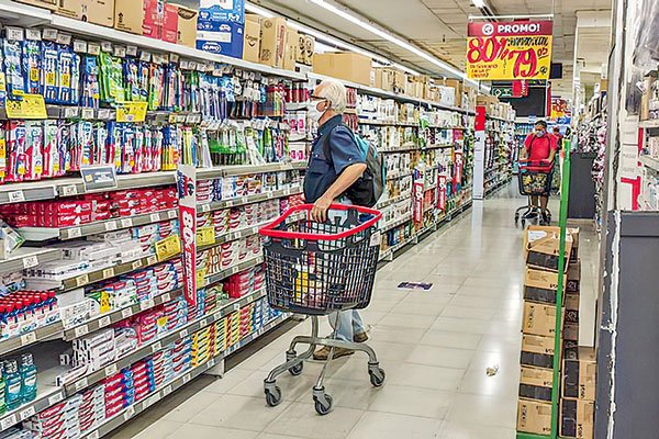 Los productos de firmas chilenas afectados por el congelamiento de precios en Argentina