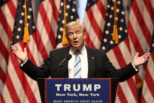 Acciones de SPAC para red social de Trump que competirá con Facebook y Twitter se disparan más de 400%