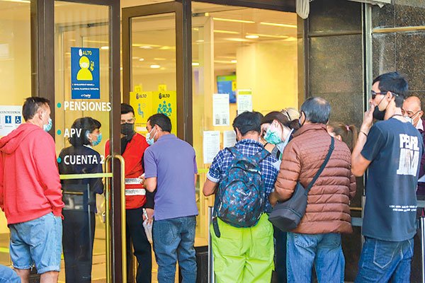 FMI arremete contra los retiros de fondos desde las AFP: "Favorecieron mayoritariamente a los hogares de más altos ingresos"