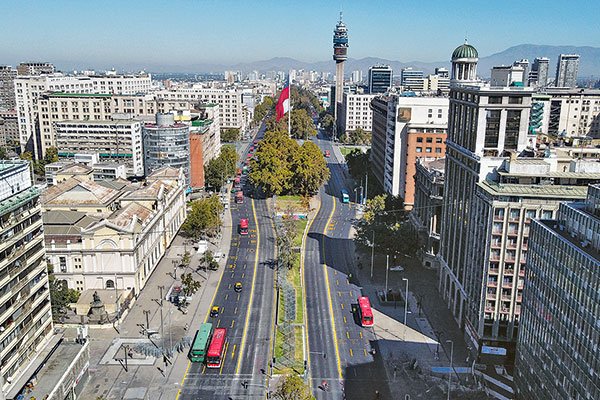 Un respiro para la economía chilena: Fitch mantiene la clasificación soberana con perspectiva "estable"