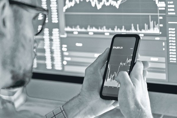Los cambios de inversionistas y operaciones que traería el aumento del riesgo país en Chile