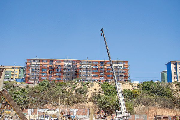 Constructora de viviendas sociales pide su quiebra y apunta al rol del Serviu