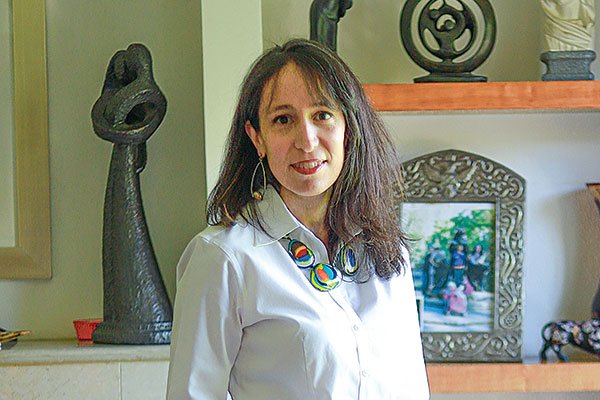 Presidenta de CFA Society Chile: "Lo más importante en el mercado financiero es la confianza, porque en él se intermedian promesas"