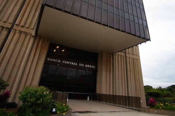Banco Central de Brasil sube la tasa de interés en 150 puntos y deja los tipos en 7,75%