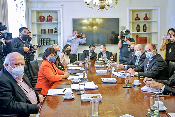 Los representantes de distintas áreas productivas estuvieron presente en la reunión con la candidata. Foto: Agencia Uno