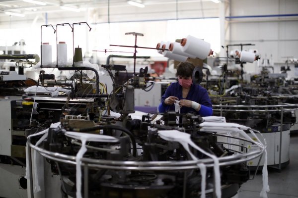 ¿La recuperación pierde vigor? La industria sorprende con una caída y el comercio afloja durante septiembre