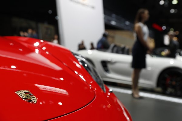 Los fabricantes de automóviles premium desafían la crisis de los chips con ganancias sólidas