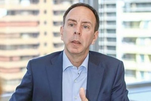 Gremio mundial de aerolíneas: "Chile parte la temporada alta con desventaja" por excesivas medidas de control del virus