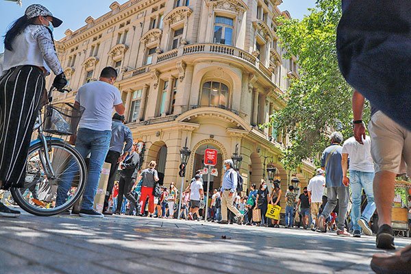 IEF: incertidumbre local "aún se mantiene en niveles similares a los observados tras la crisis social"
