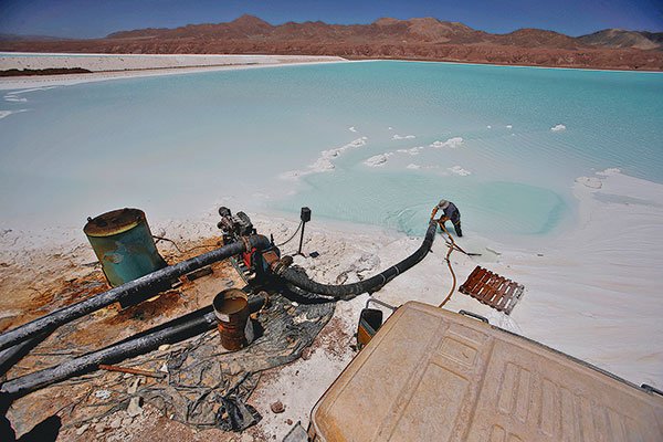 Nuevos contratos para exploración y producción de litio atraen interés de 57 empresas en Chile