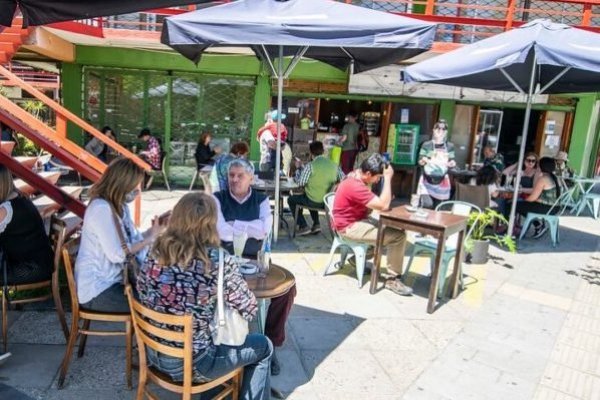 <p>Ingresos laborales comienzan a resentir la inflación y dejan atrás los crecimientos en dobles dígitos</p>