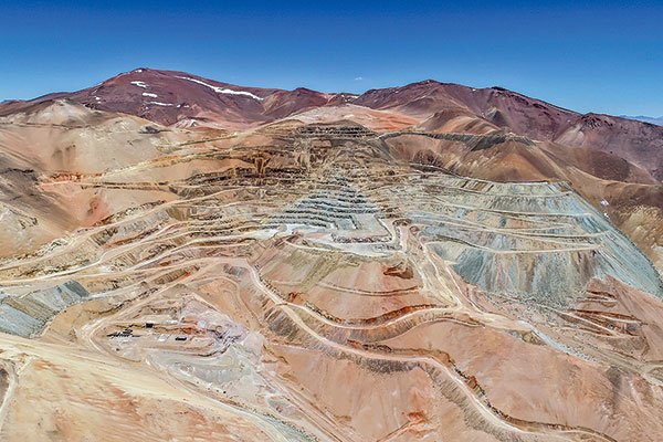 Minera Kinross sube estimación de inversión para su proyecto Lobo-Marte en más de US$ 1.000 millones