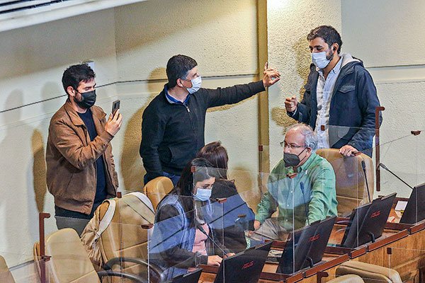 Presupuesto: mayoría de la oposición optaría por ratificar el texto acordado en el Senado, pero el FA es la gran duda